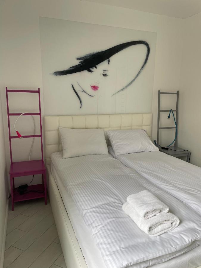 סופוט Lady - Victoria Residence By Oneapartments מראה חיצוני תמונה
